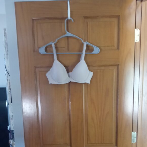 bra - Picture 1 of 2